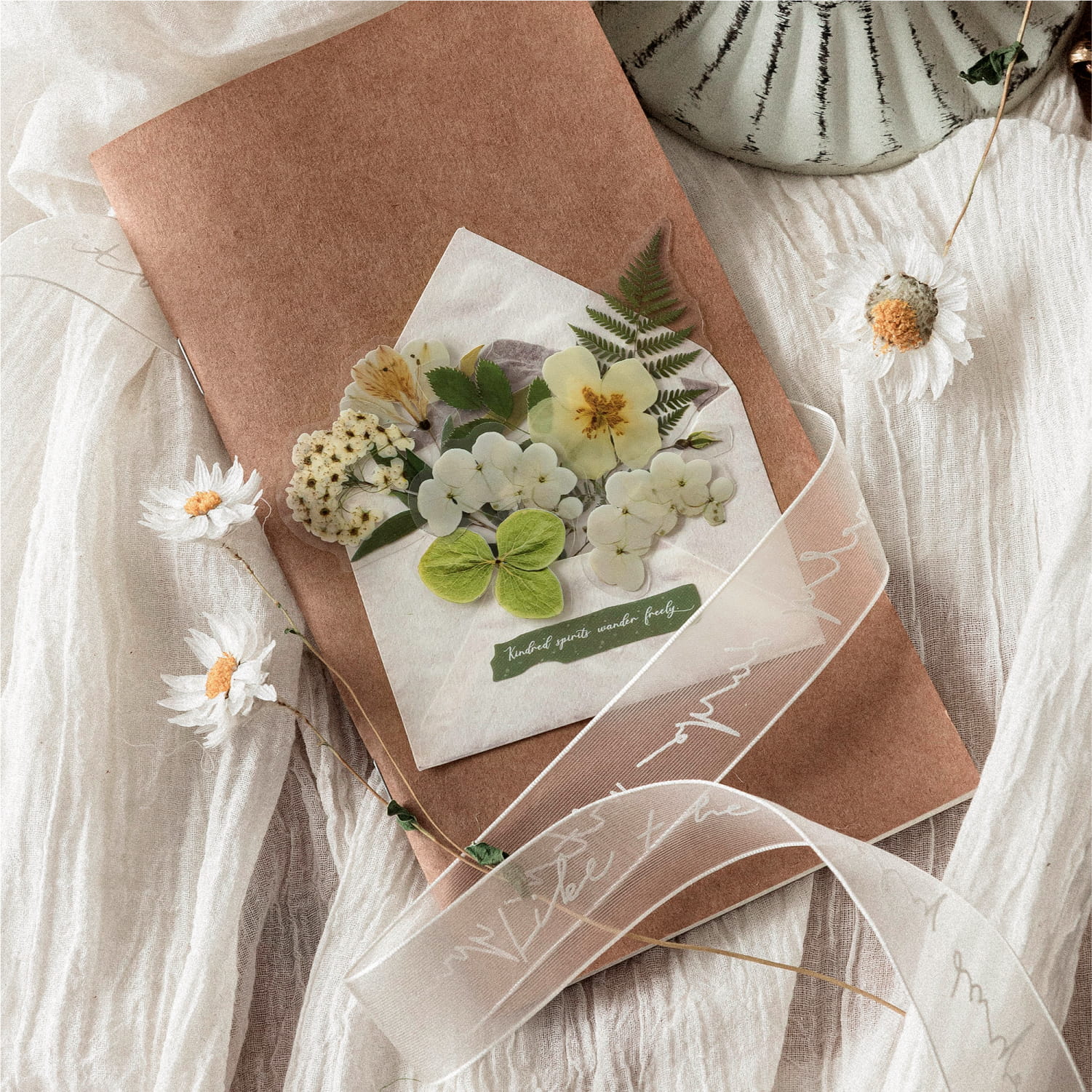100 PCS Dried Flower Series Material Pack