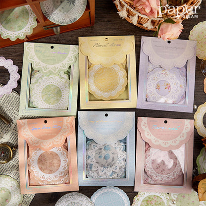 30 Pcs Hollow-out Lace Flower Deco Material Paper Pack