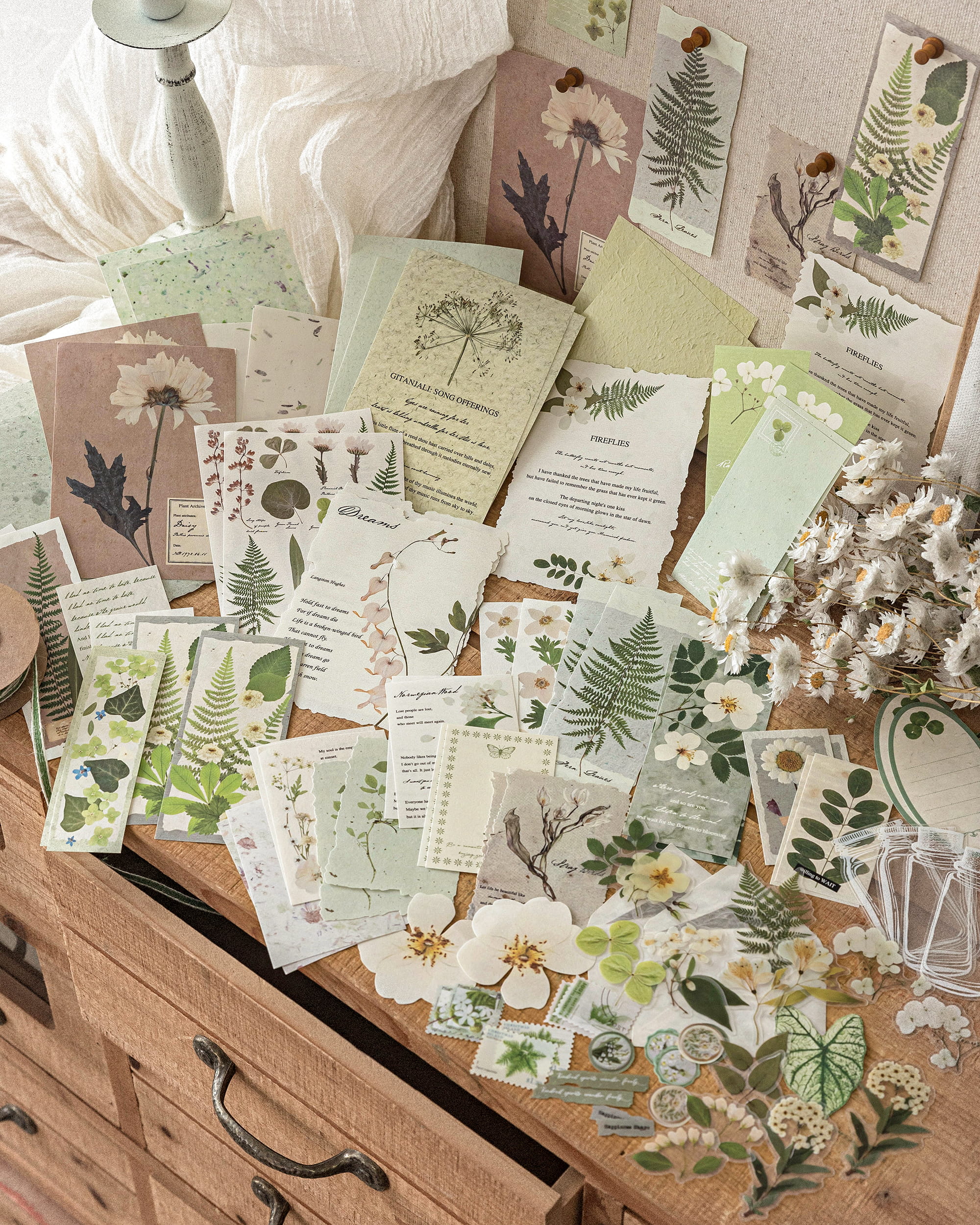 100 PCS Dried Flower Series Material Pack