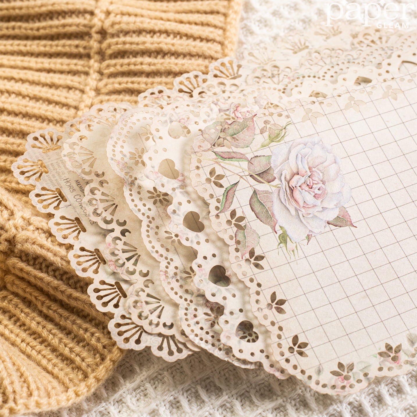 10 Stück ausgehöhltes elegantes Deko-Material im Spitzenstil, Papier 