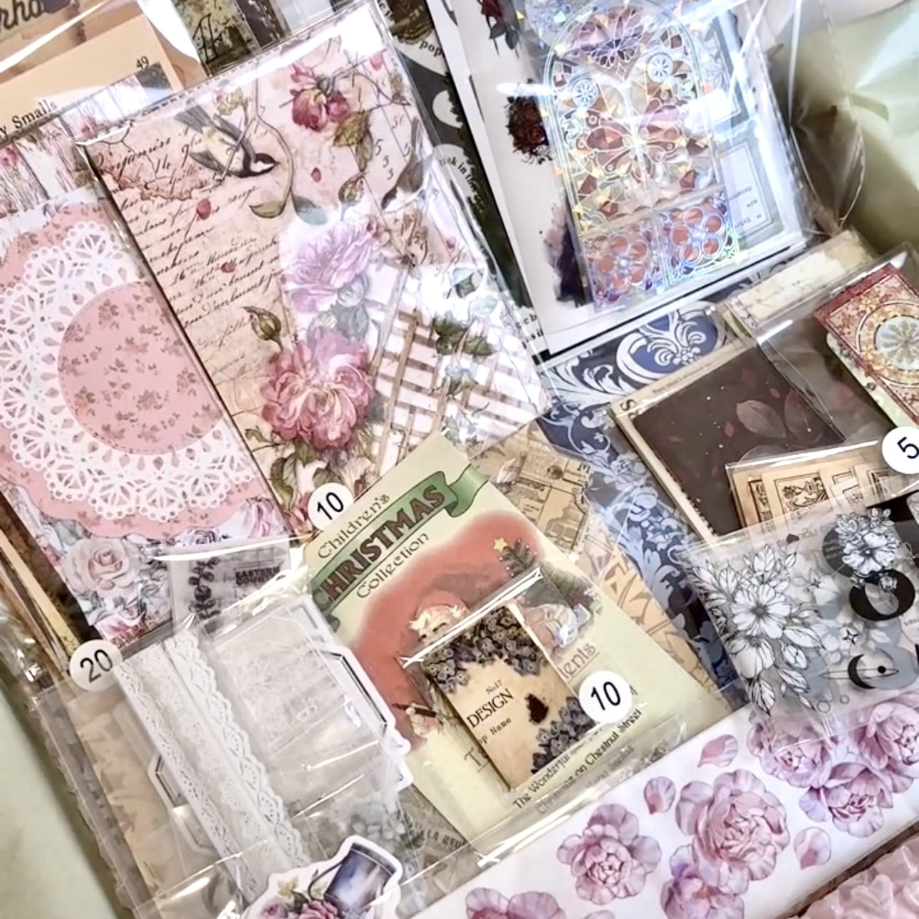 Coffret mystère de scrapbooking éphémère d'inspiration vintage 