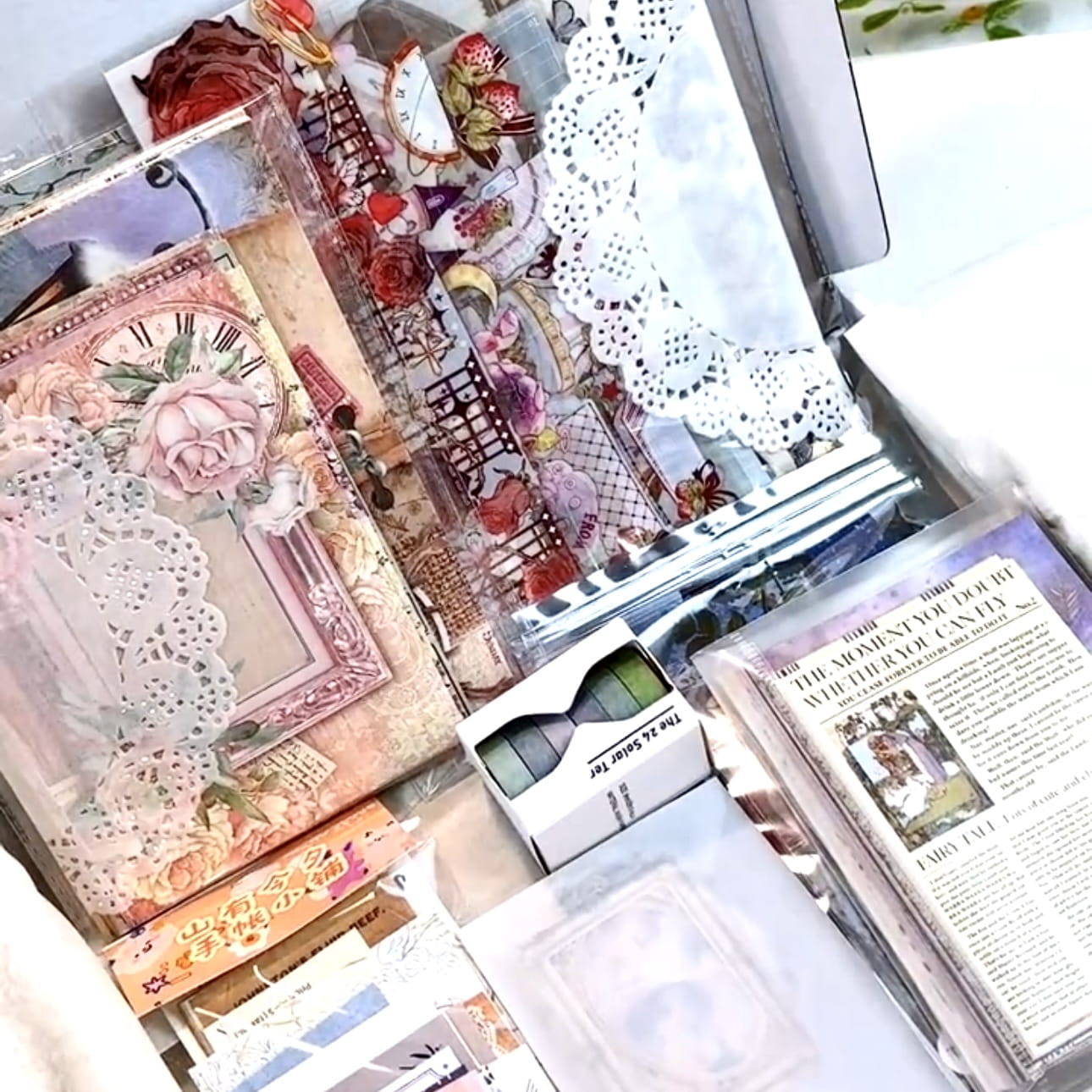 Coffret mystère de scrapbooking éphémère d'inspiration vintage 