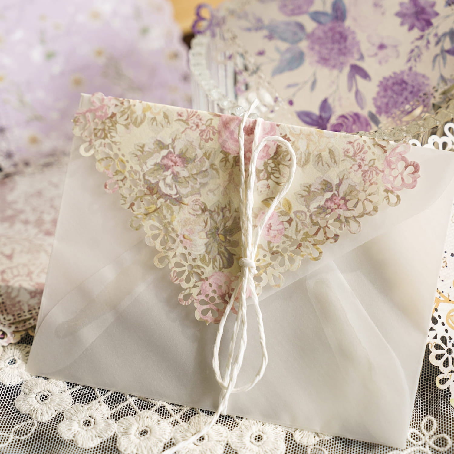 Lot de 10 feuilles de papier décoratif style dentelle vintage ajourées 